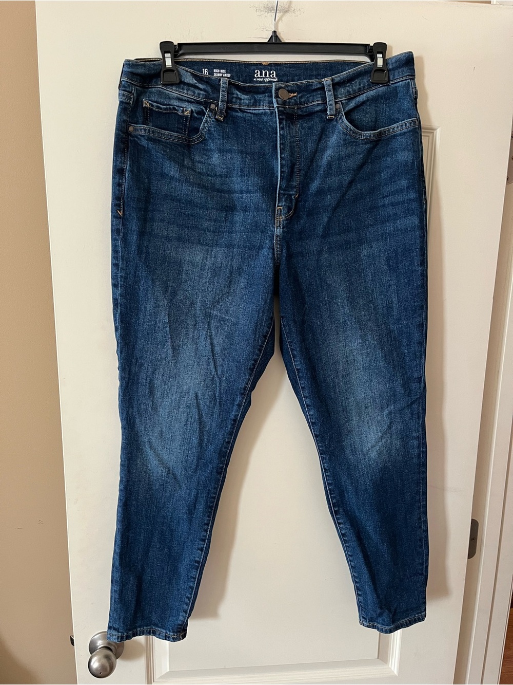 a.n.a Mid-Dark Wash Blue Women’s Cropped Skinny Ankle Jeans High Rise Size 16